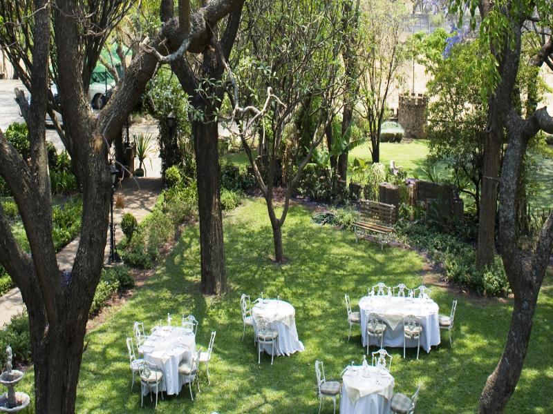 Nesbitt Castle Hotel Bulawayo Buitenkant foto