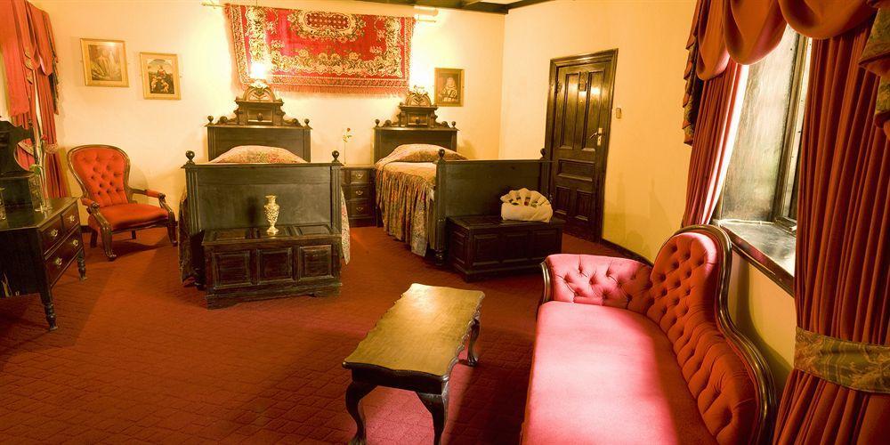 Nesbitt Castle Hotel Bulawayo Buitenkant foto