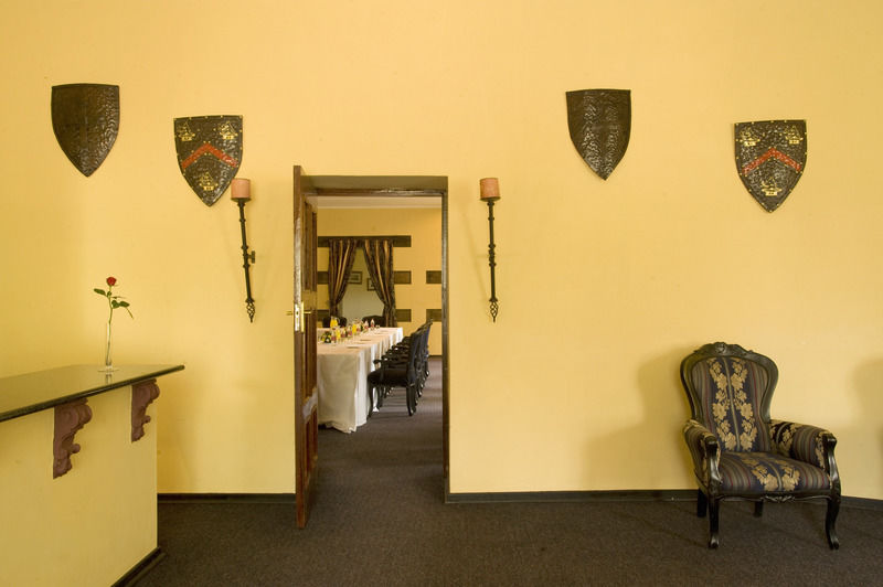 Nesbitt Castle Hotel Bulawayo Buitenkant foto