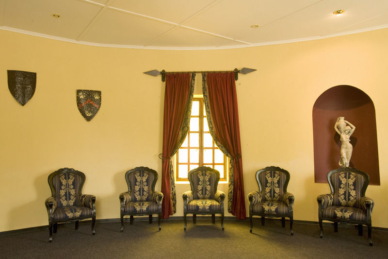 Nesbitt Castle Hotel Bulawayo Buitenkant foto