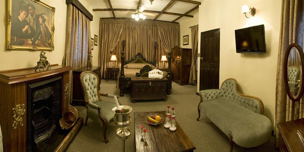 Nesbitt Castle Hotel Bulawayo Buitenkant foto